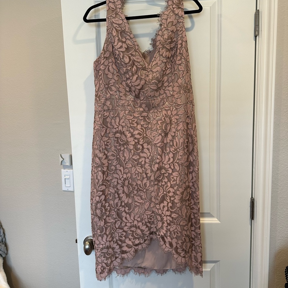 Chic Floral Lace Dress in Dusty Pink